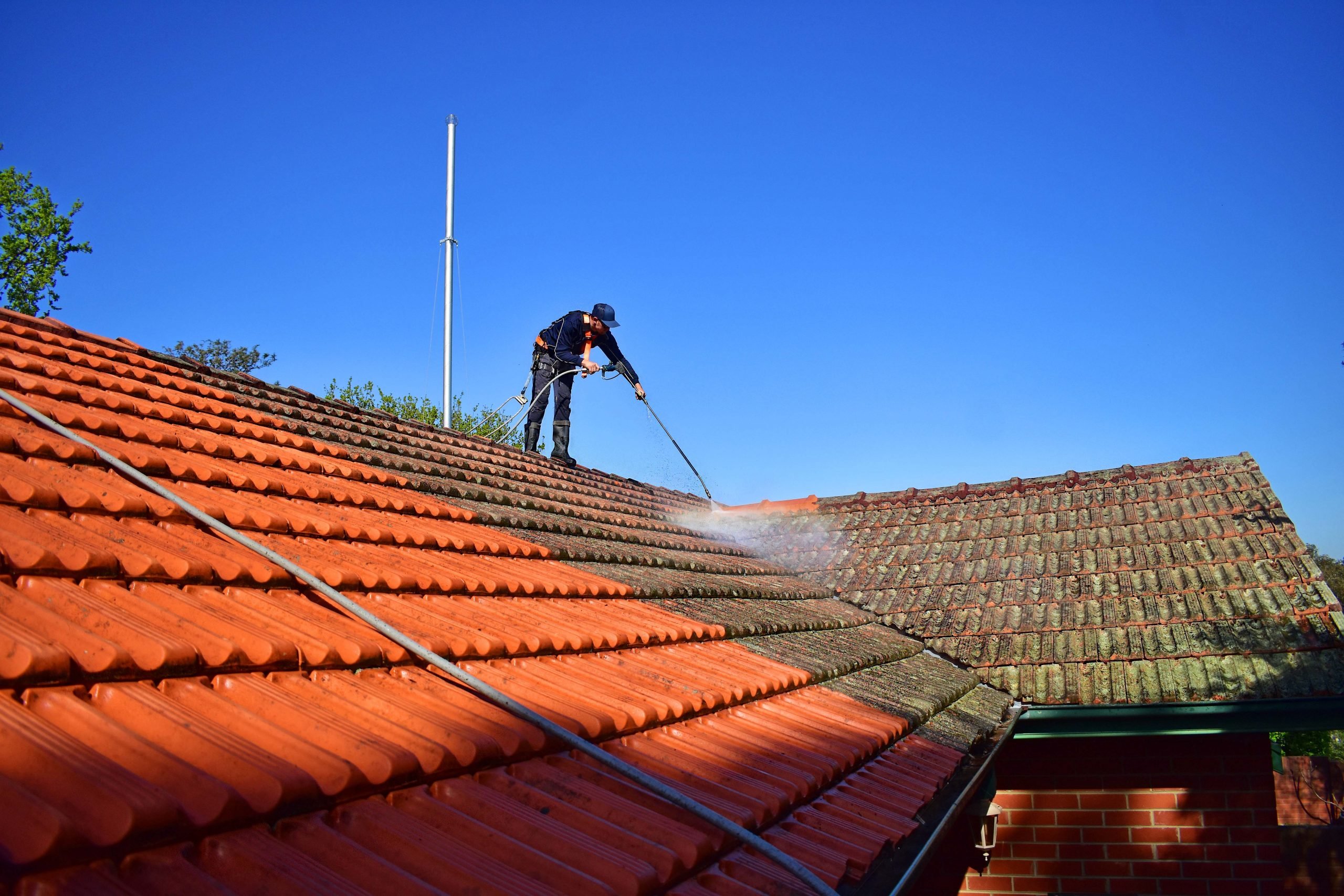 Roof, gutter, drain and outdoor area cleaning